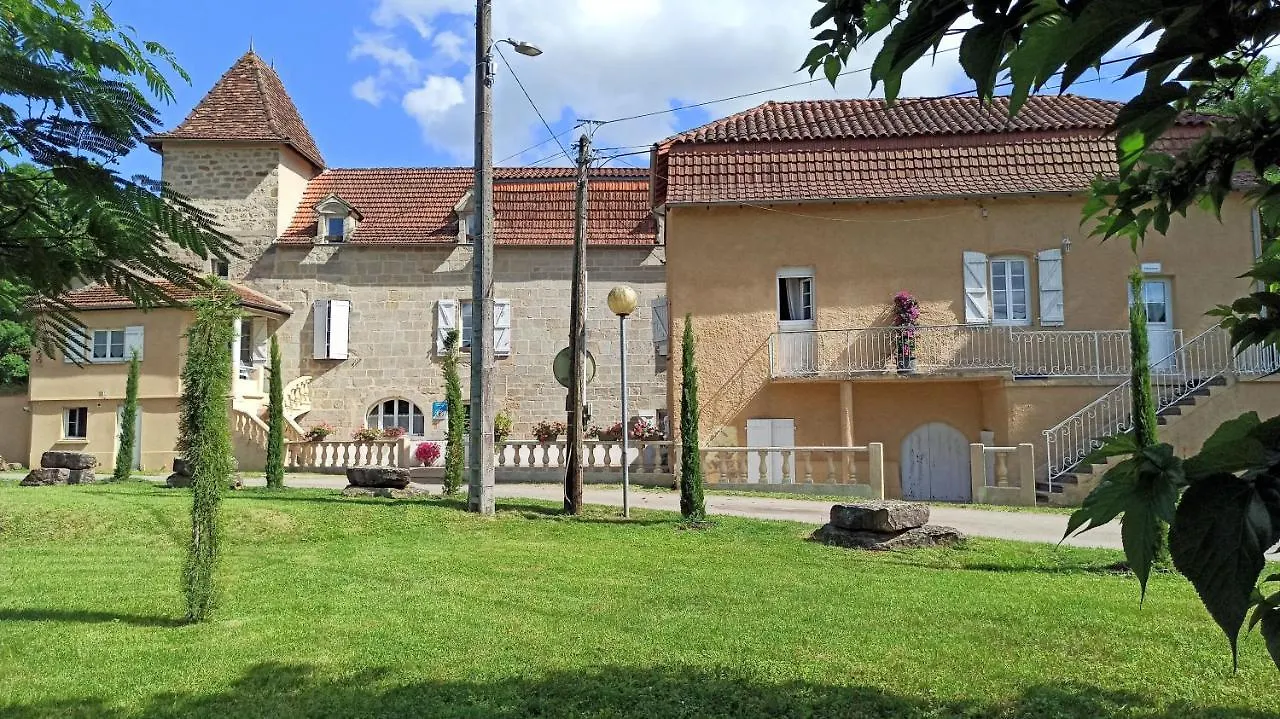 Le Domaine De L'Escadasse Faycelles Guest house